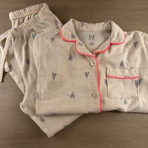 Toddler Girls GAP Kids Cream Pajamas with Neon Pink Trim & Navy Hearts